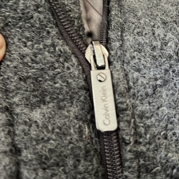 Woman’s Calvin Klein Heavy Coat - Picture 12 of 12